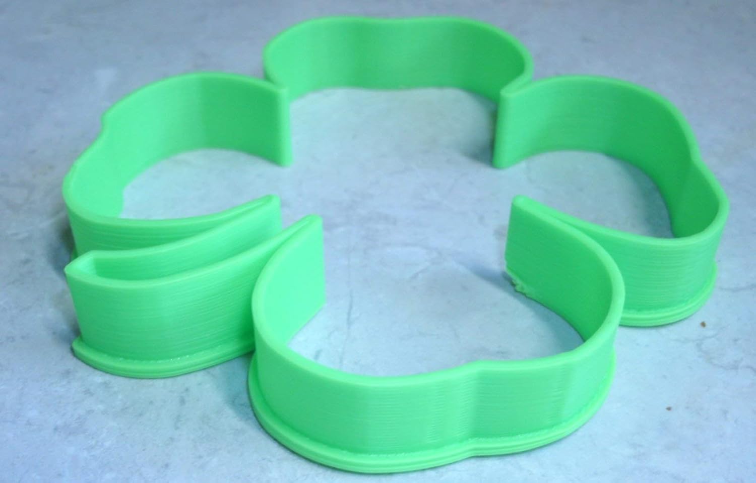 YNGLLC 4-Leaf Clover Cookie Cutter Made in USA 1