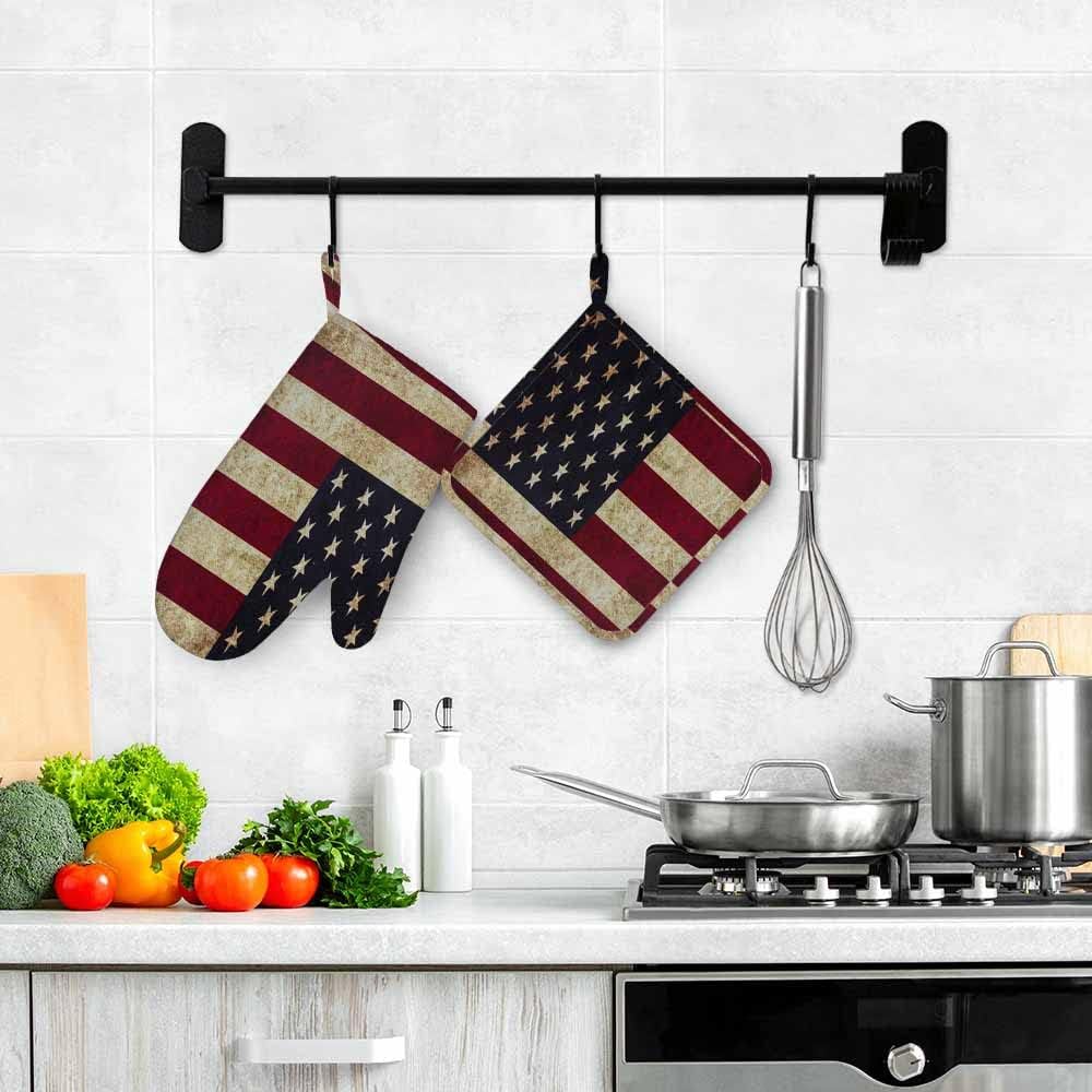 Mxocom Grunge USA Flag Oven Mitts and Pot Holders Set