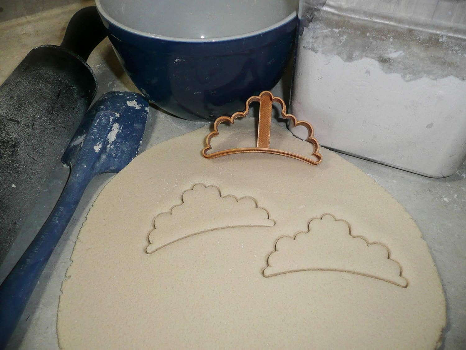 YNGLLC TIARA OUTLINE PRINCESS PROM QUEEN CROWN BRIDE BIRTHDAY COOKIE CUTTER