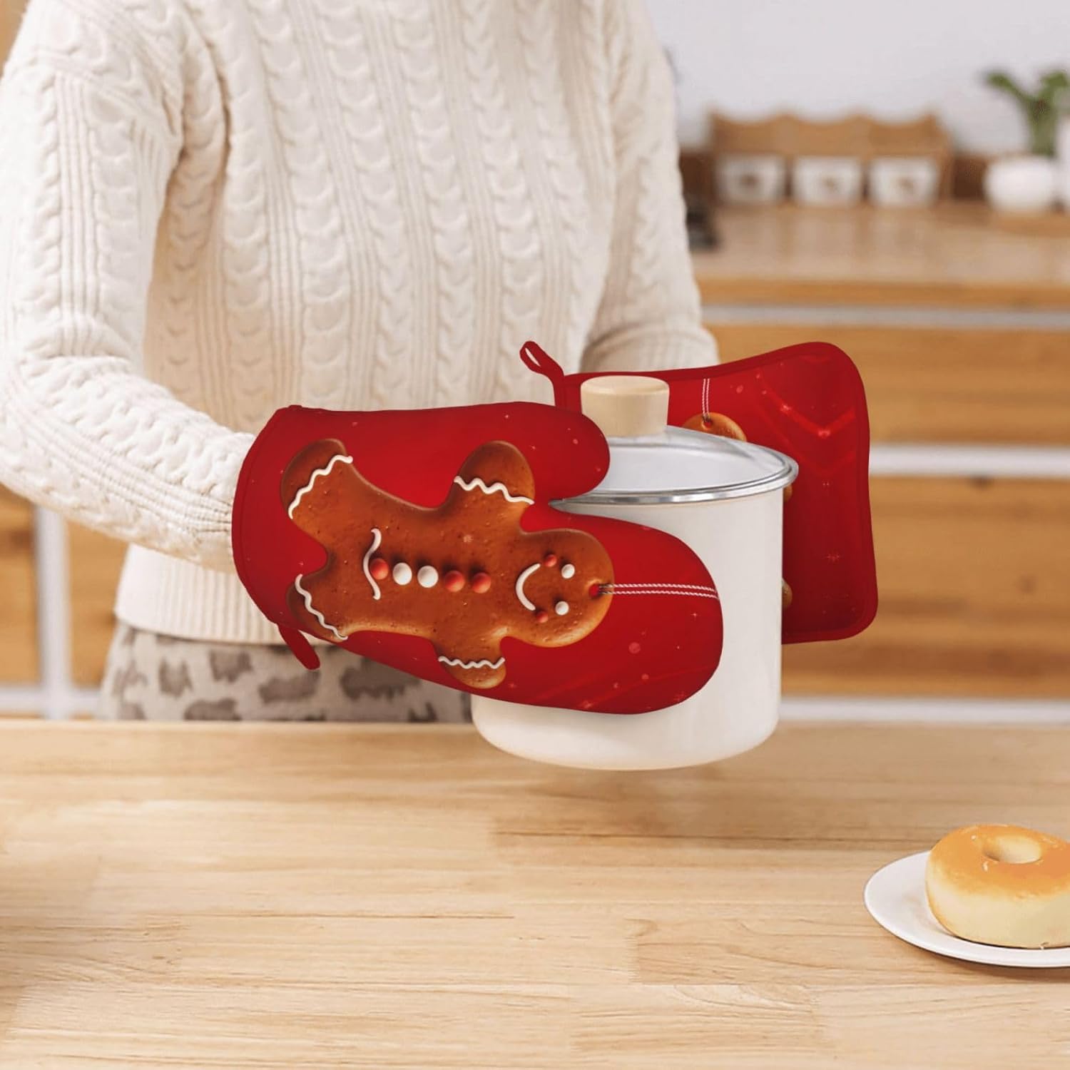 SHIRMDIY Oven Mitts and Potholders Gingerbread Man Christmas Silicone Set