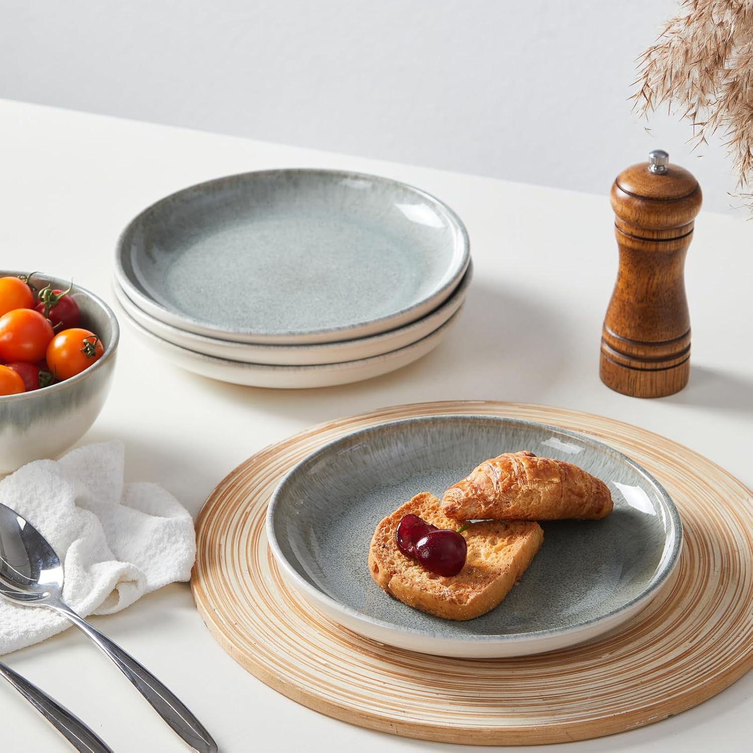 Pokini Gradient Green Stoneware Dinnerware 12 Pcs Set