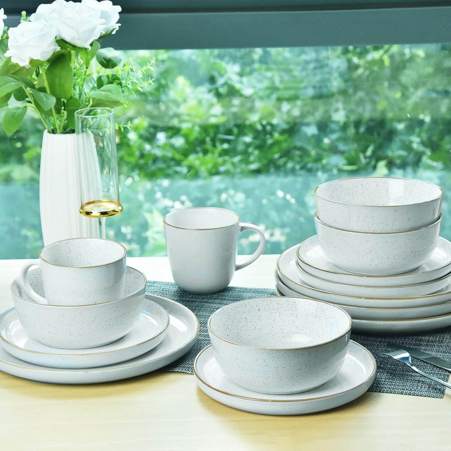 BOLIWANAY 16-Piece Ceramic Dinnerware Set for 4 1