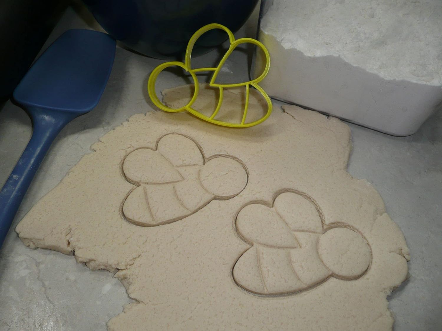 BUMBLEBEE BUMBLE HONEY BEE COOKIE CUTTER USA MADE