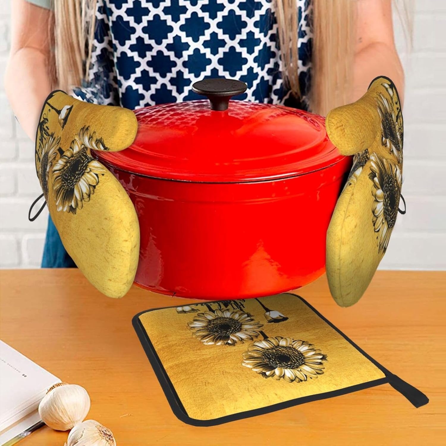 TNOKKU Sunflower Oven Mitts Set for Women