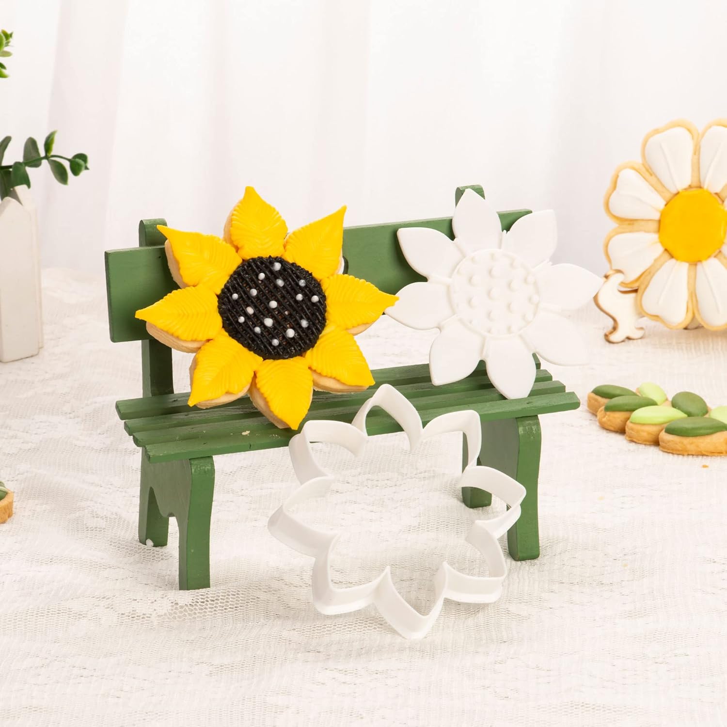 Flycalf Sunflower Cookie Cutter with Plunger Stamp