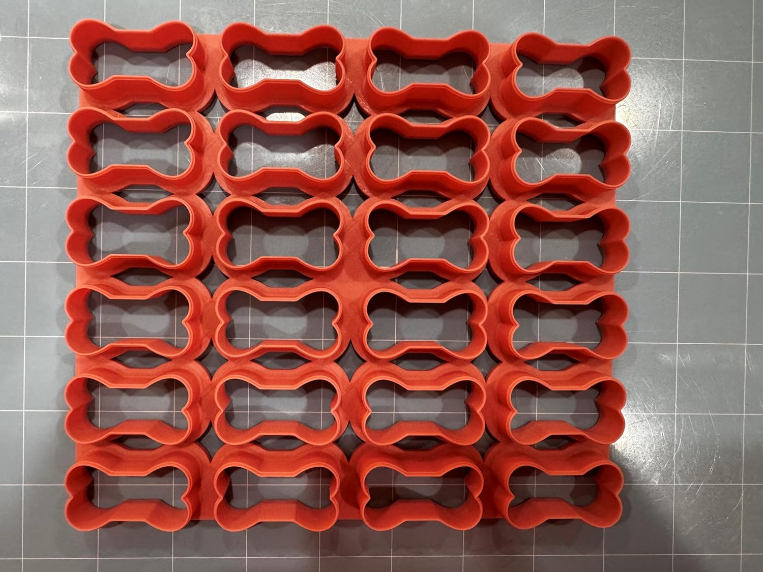 Cookie Cutz Dog Bone Multicutter 15 x 24 Bones 1