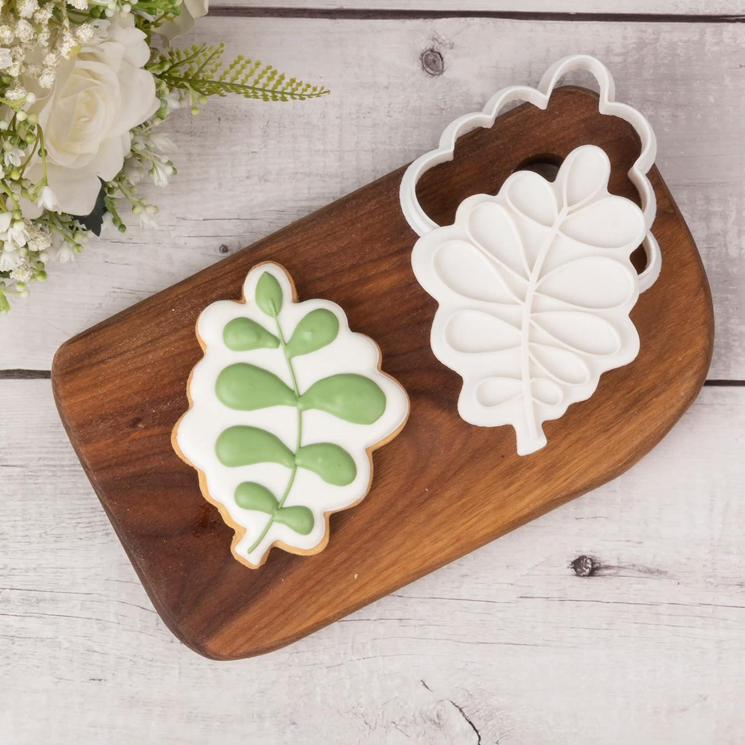 Flycalf Wedding Cookie Cutters with Oak Leaf and Plunger Stamps