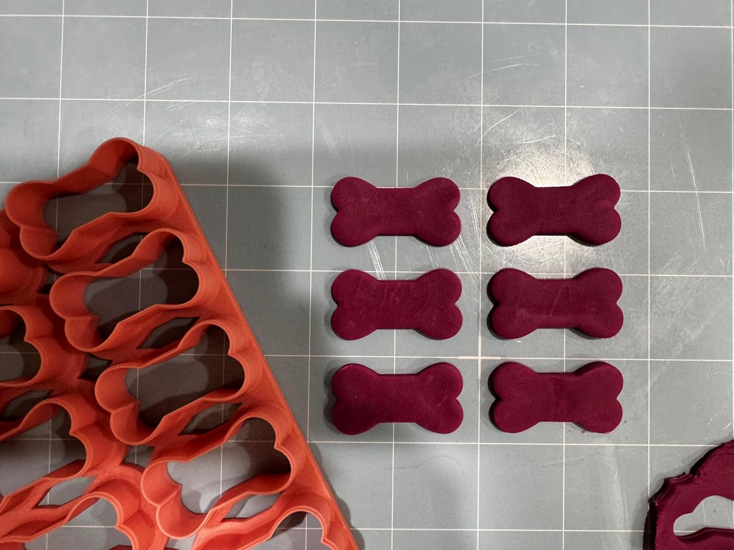 Cookie Cutz Dog Bone Multicutter 15 x 24 Bones 1