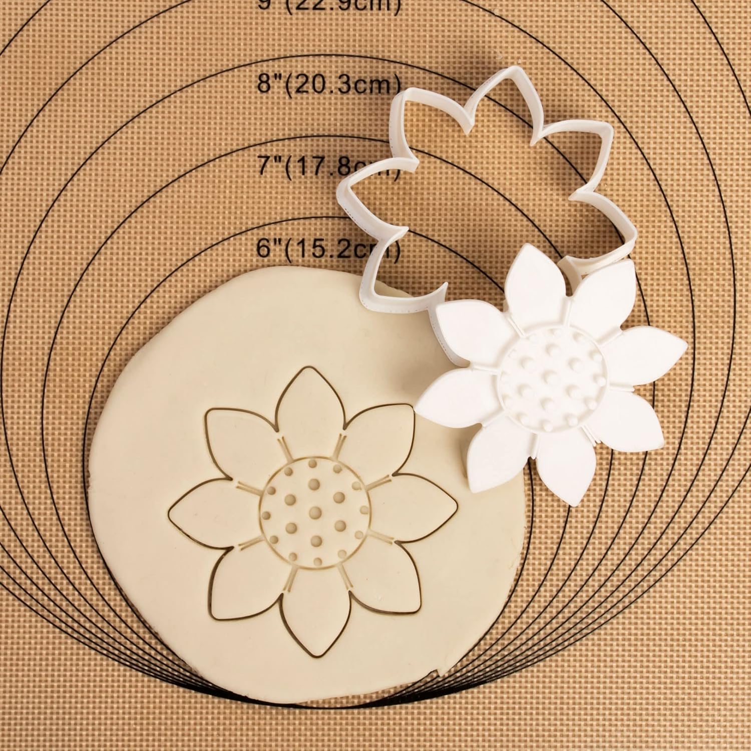 Flycalf Sunflower Cookie Cutter with Plunger Stamp