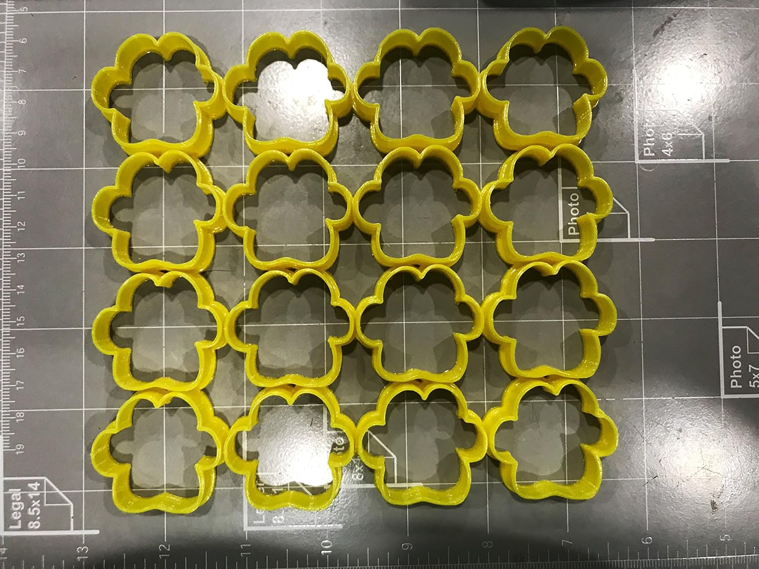 Arbi Design 16 x 15 Dog Paw Multi Cookie Cutter